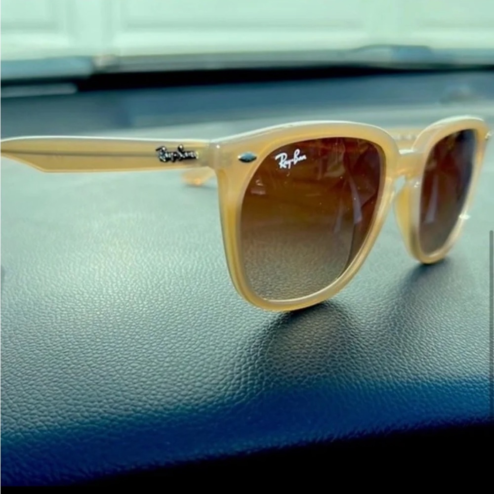 Ray-Ban Unisex Brown Square Sunnies